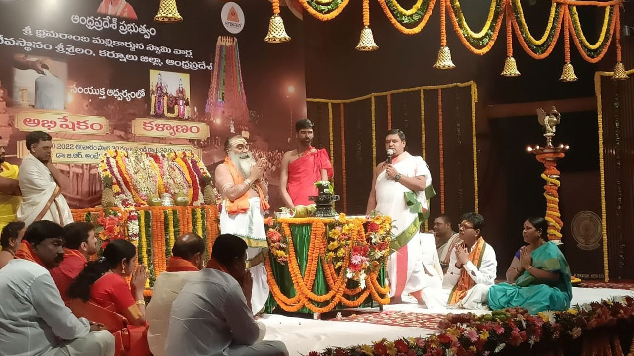Srisailam | ఢిల్లీలో క‌న్నుల పండువ‌గా స్వామివారి అభిషేకం.. స్వామి అమ్మ‌వార్ల క‌ల్యాణోత్స‌వం