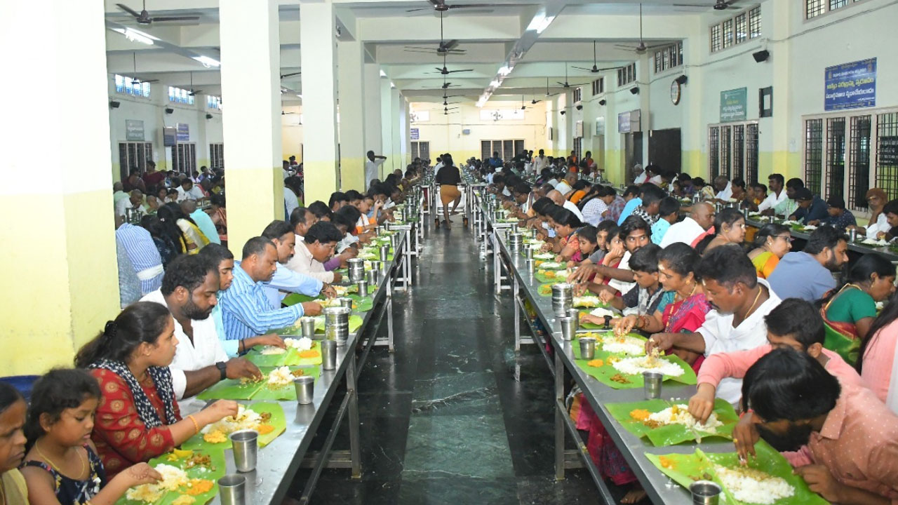 Srisailam | శ్రీశైల నిత్యాన్నదాన పథకానికి విరాళాలు