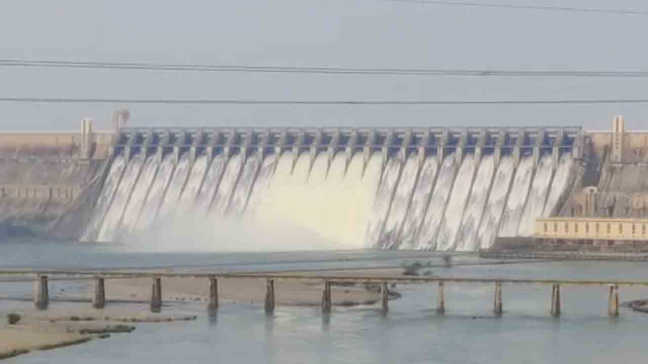 నాగార్జునసాగర్‌కు భారీ వరద.. ఆరు గేట్లు ఎత్తివేత