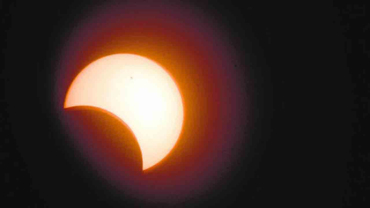 ఈ నెల 25న పాక్షిక సూర్యగ్రహణం.. భారత్‌లో కనిపిస్తుందా?