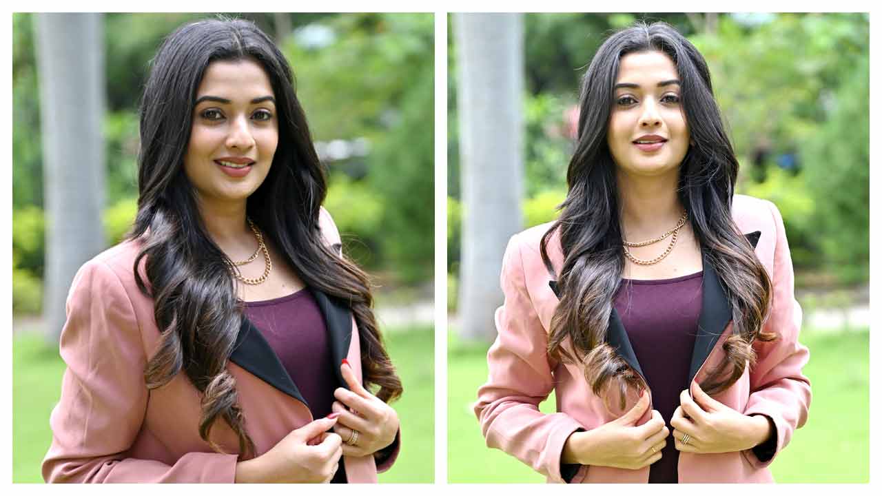 Sonal Monteiro | బనారస్ మూవీ ప్రెస్ మీట్‌లో సోనాల్ మోంటెరో..