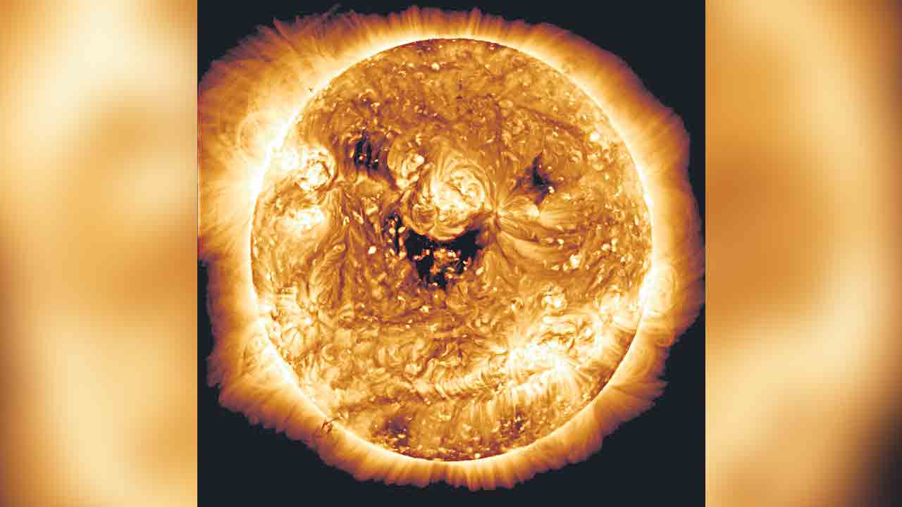 సూర్యుడు నవ్వాడోచ్‌!