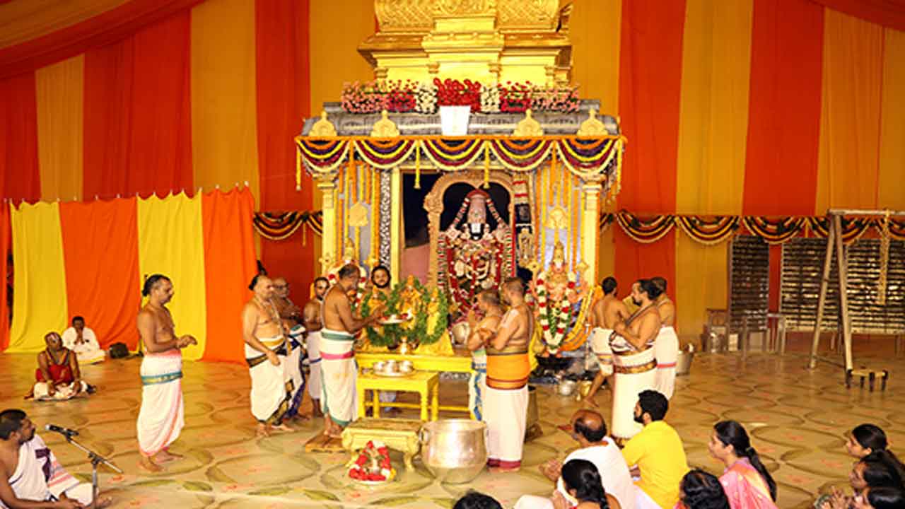 Vaibhavostavam | హైదరాబాద్‌లో అంగరంగ వైభవంగా శ్రీవారి వైభవోత్సవాలు.. తిరుమల మాదిరిగా కైంకర్యాలు, సేవలు