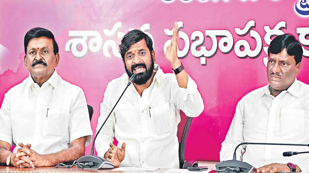 బీజేపీ కుట్రలకు మోసపోవద్దు