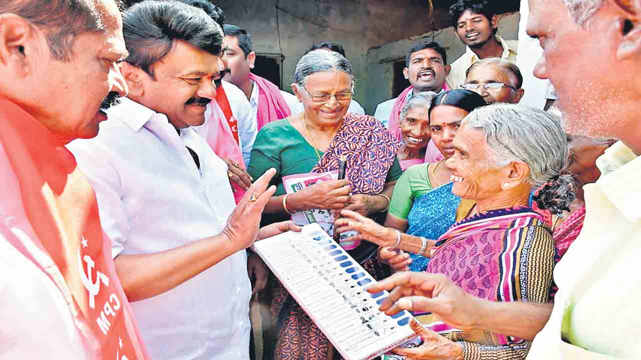 బీజేపీతో ప్రజాస్వామ్యం ఖూనీ