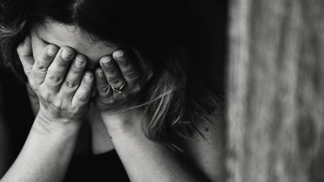 బాయ్‌ఫ్రెండ్‌తో కలిసి బైక్‌రైడ్‌కు.. టెక్కీపై 10 మంది సామూహిక అత్యాచారం..!