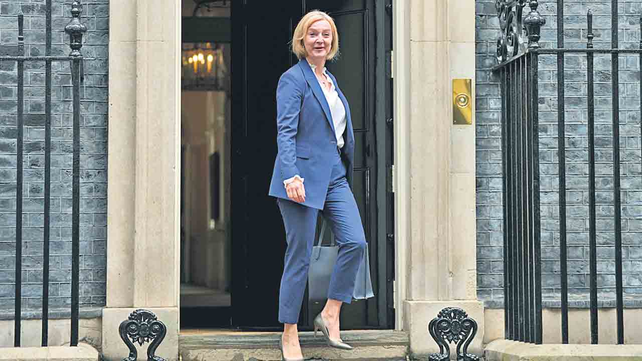 లిజ్‌ ట్రస్‌కు పదవీ గండం!