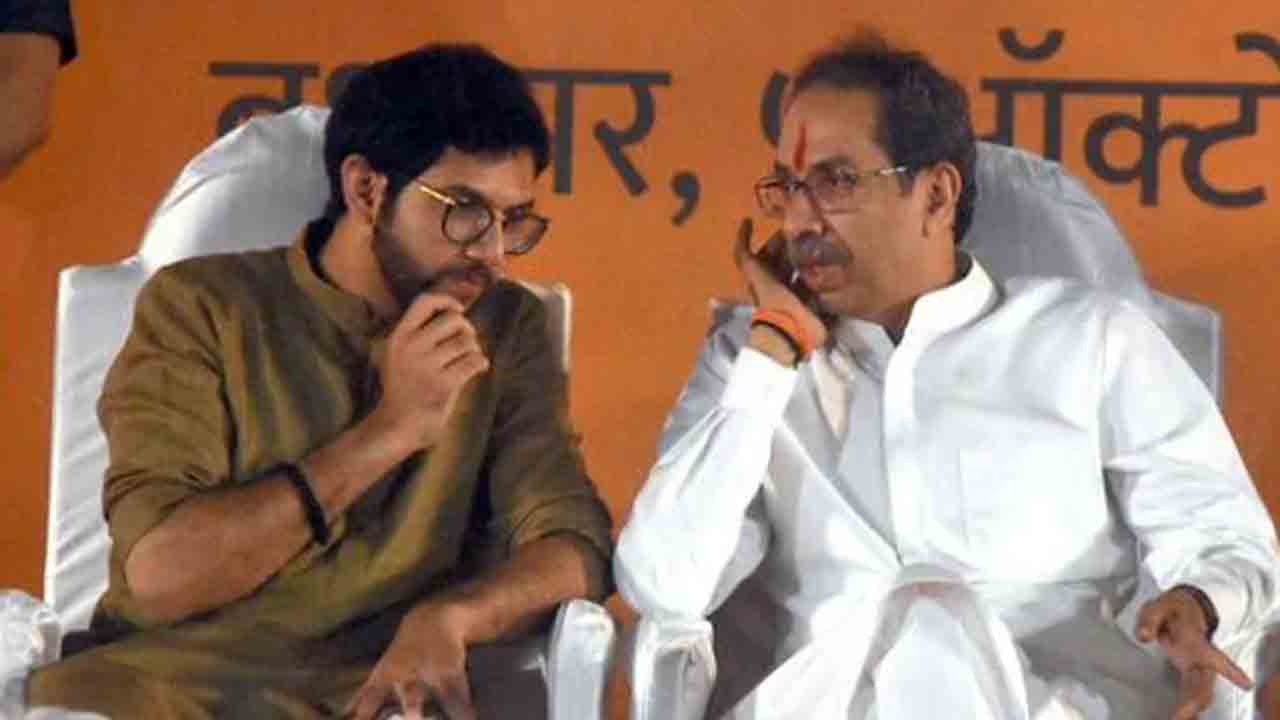 ఉద్ధవ్ ఠాక్రే అసాధారణ భేటీలు… సీపీఐ బృందంతోపాటు, తుషార్ గాంధీతో చర్చలు