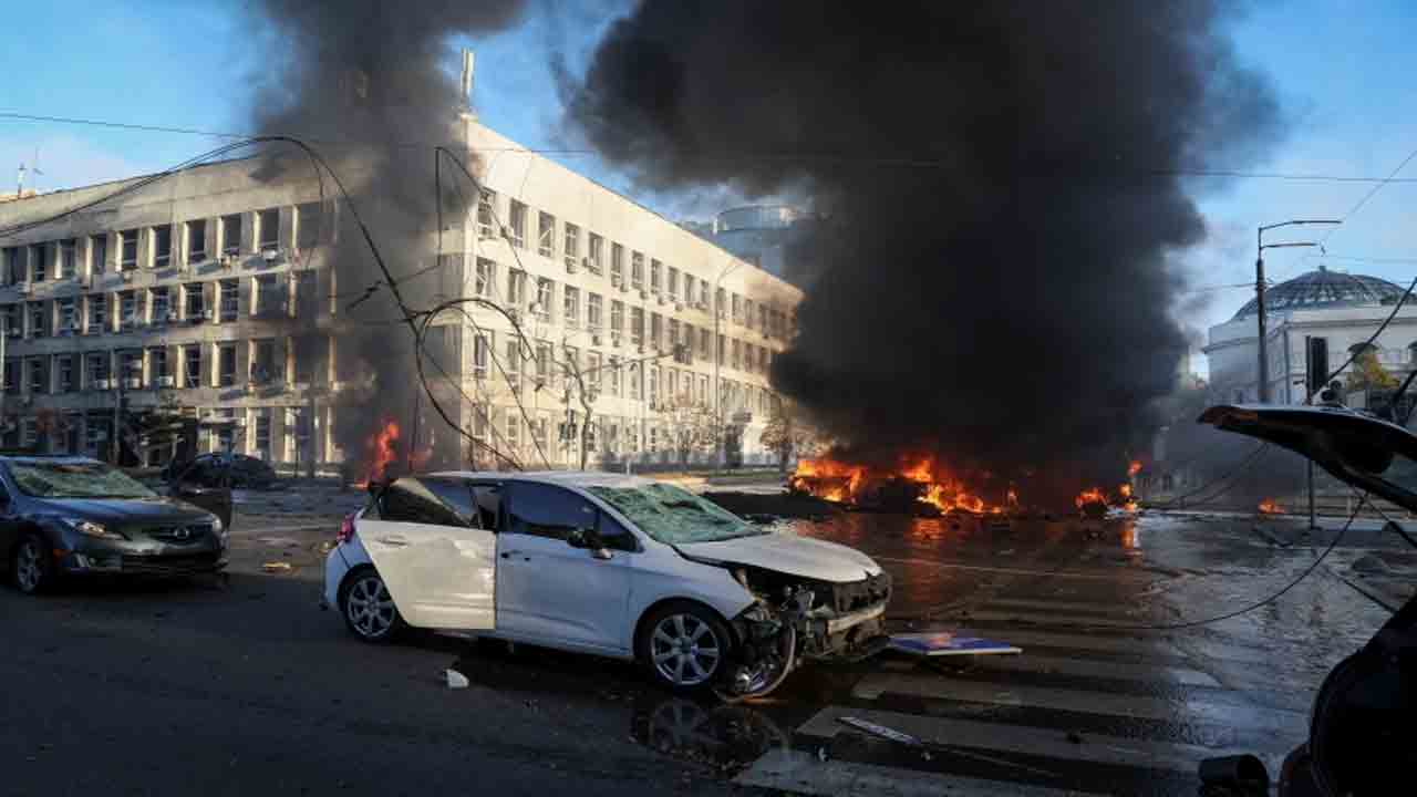 ఉక్రెయిన్‌లో పరిస్థితులపై భారత్‌ ఆందోళన.. భారతీయులకు ఎంబసీ అడ్వైజ్‌