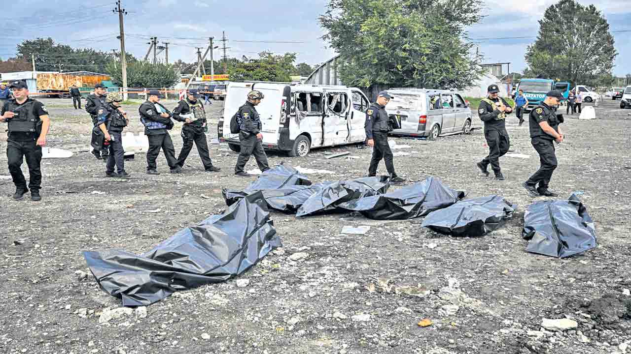 ఉక్రెయిన్‌లోని నాలుగు ప్రాంతాలు రష్యాలో విలీనం