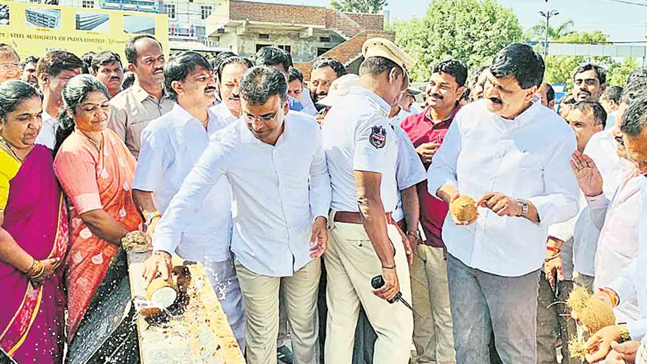 కల్వర్టు నిర్మాణ పనులు వేగంగా పూర్తి చేయాలి