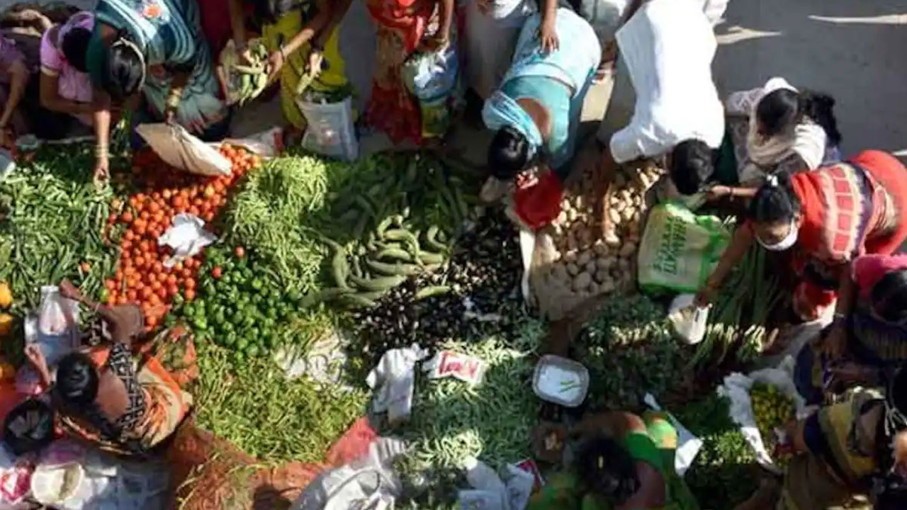 Vegetables | కిలో కాలిఫ్ల‌వ‌ర్ రూ.100.. వంకాయ రూ.80.. ఎక్క‌డో తెలుసా!