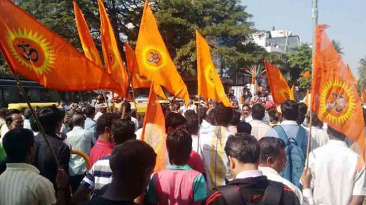 ‘వారి చేతులు, తల నరకండి, తుపాకులు చేతపట్టండి’… వీహెచ్‌పీ ర్యాలీలో విద్వేష ప్రసంగాలు