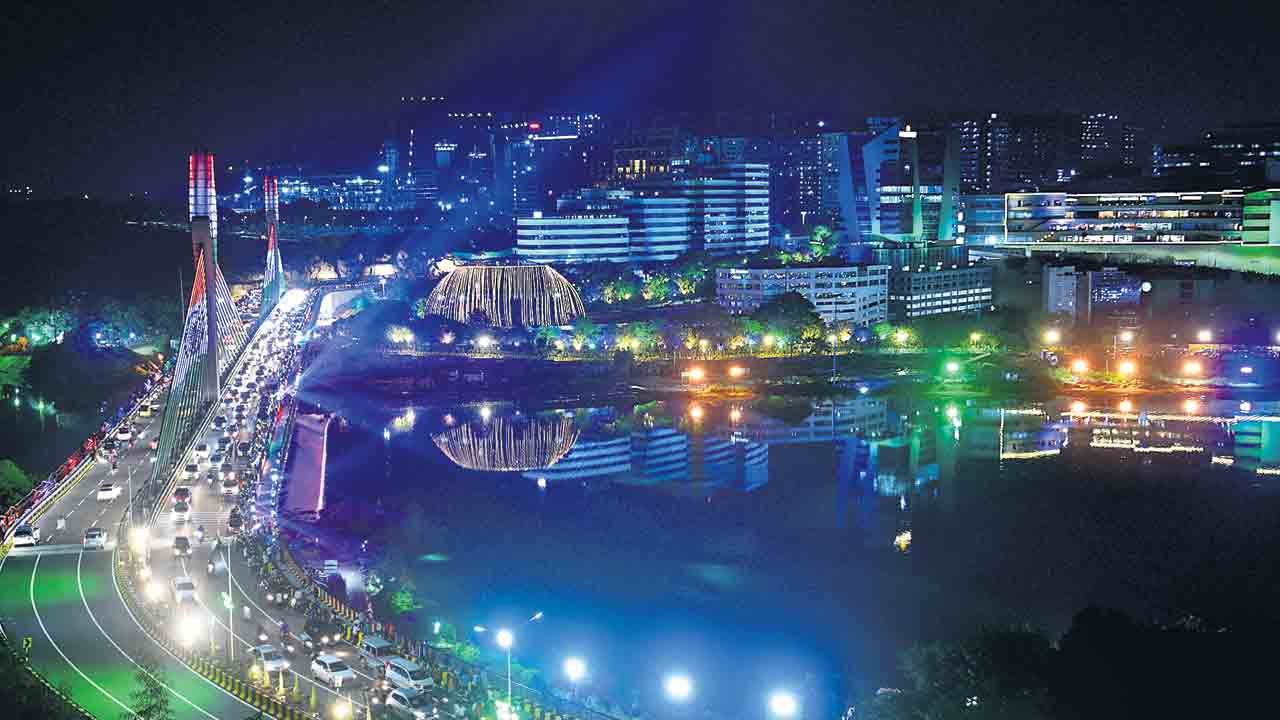 ఆకాశమే హద్దుగా విశ్వనగరం