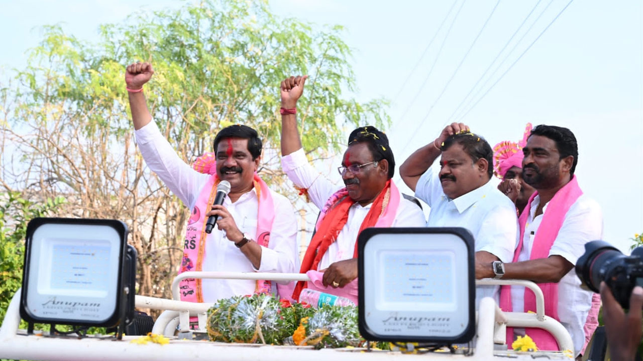 కేసీఆర్ ప్రజల జేబులు నింపుతుంటే.. బీజేపీ ఆ జేబులు దోచుకుంటోంది: మంత్రి వేముల ప్రశాంత్ రెడ్డి