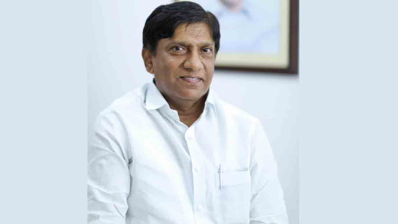 గుజరాత్‌కు ప్రధానిలా మోదీ