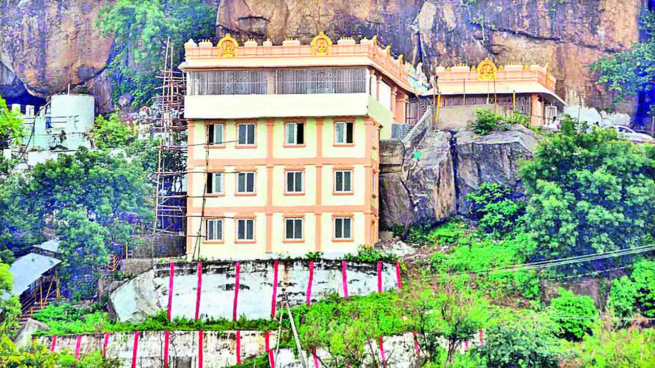 రూ.5 కోట్లతో సోమేశ్వర ఆలయ అభివృద్ధి