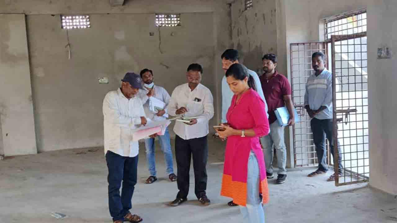 అభివృద్ధి పనులు వేగవంతం చేయాలి