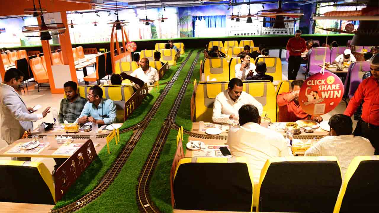 రైలుబండి బిర్యానీ తెచ్చునండి..