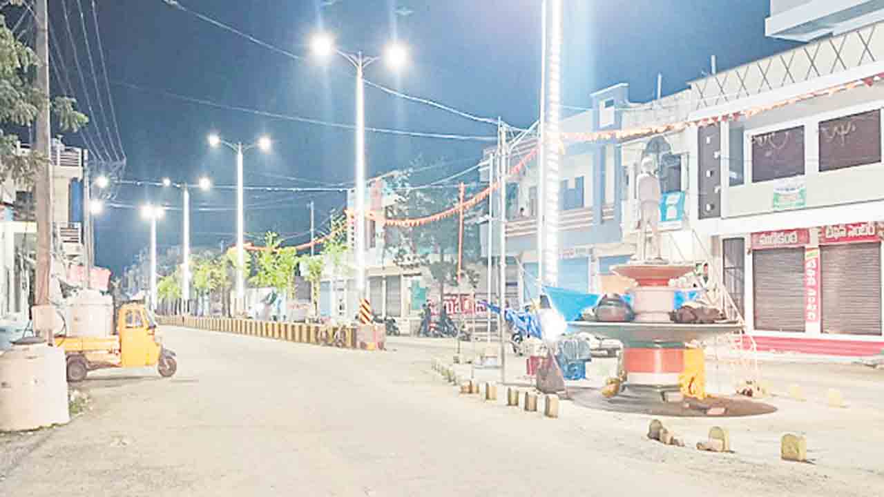 హై‘మస్త్‌’ వెలుగులు.. కొత్త శోభ సంతరించుకున్న మండల కేంద్రాలు