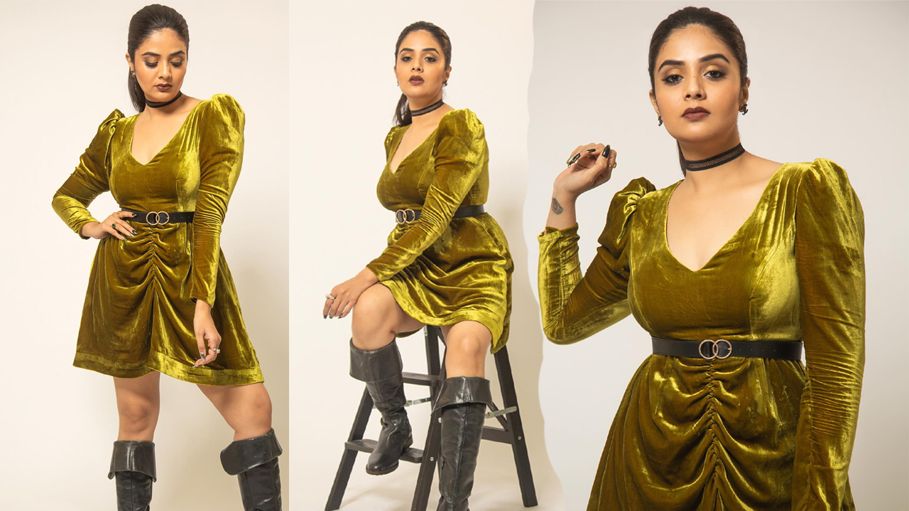 Anchor Sreemukhi | అందాల డోస్ పెంచిన శ్రీముఖి.. సినిమాల్లో ఛాన్స్ల కోసమేనా?