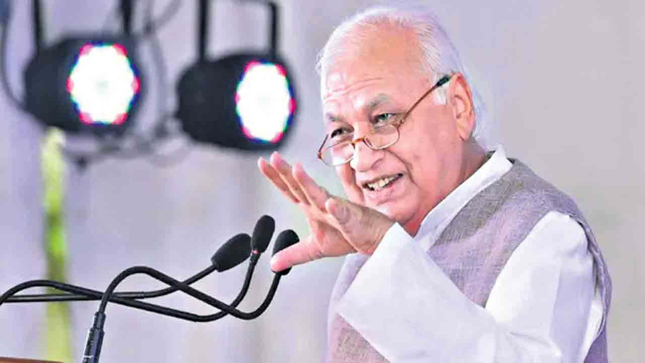 9 మంది వీసీల రాజీనామాకు కేరళ గవర్నర్‌ ఆదేశం