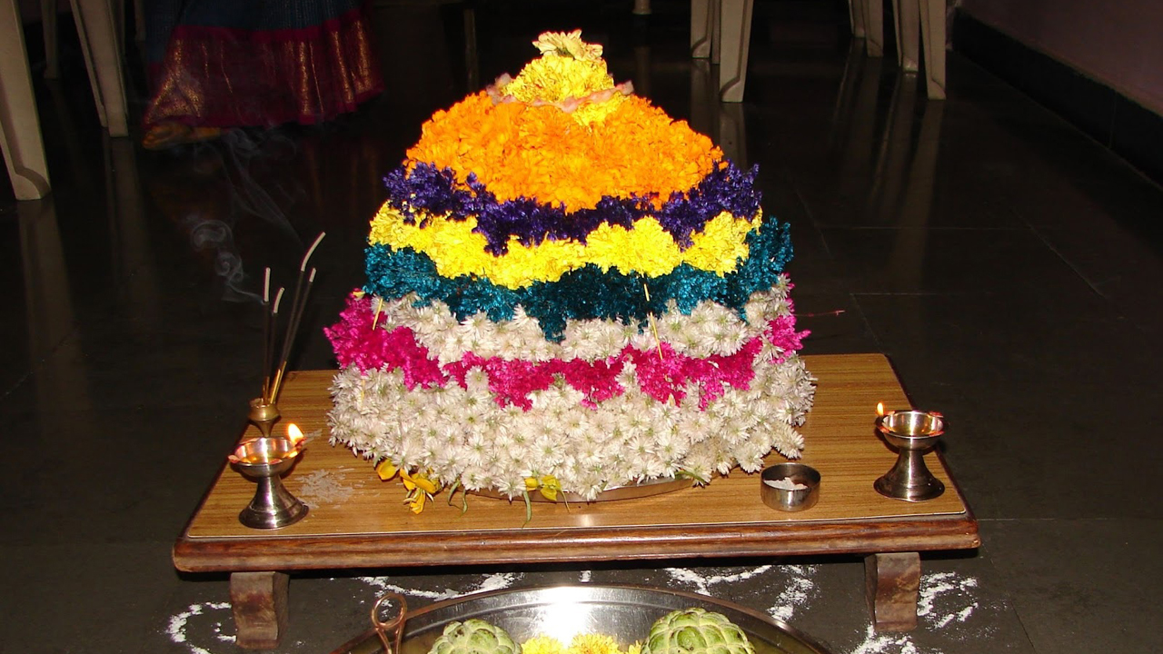 పెద్ద బ‌తుక‌మ్మ‌ను స‌ద్దుల బ‌తుక‌మ్మ అని ఎందుకు పిలుస్తారు?