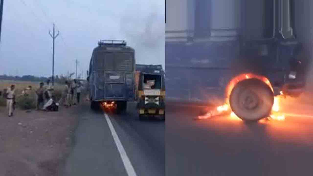 పోలీసు బస్సును ఢీ కొన్న బైక్‌.. వ్యక్తి సజీవ దహనం