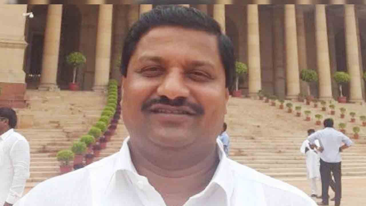 బీజేపీకి ఆలేరు మాజీ ఎమ్మెల్యే భిక్షమయ్య గౌడ్ రాజీనామా