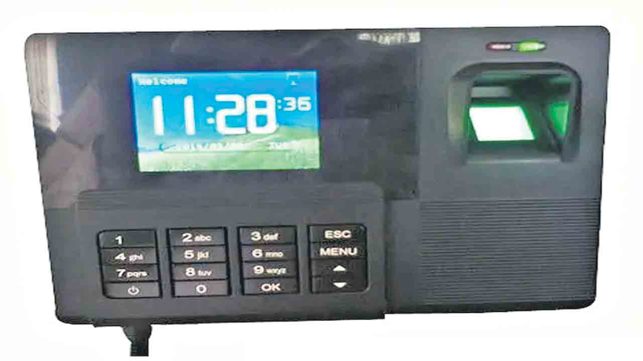 బయోమెట్రిక్‌ లేకుంటే అఫిలియేషన్ల నిలిపివేత