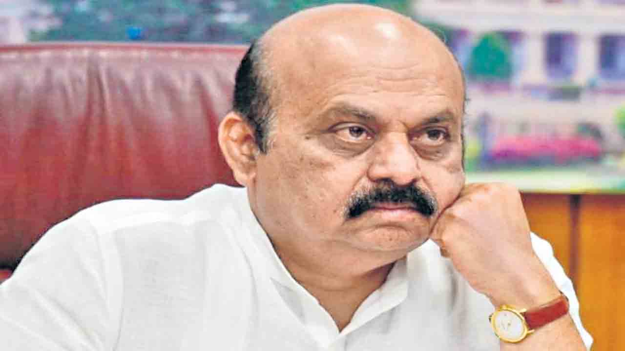 బొమ్మై ముడుపులు!