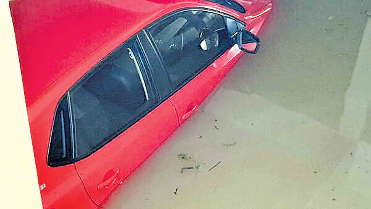 కారు ధర 11 లక్షలు.. రిపేర్‌ ఖర్చు 22 లక్షలు! 