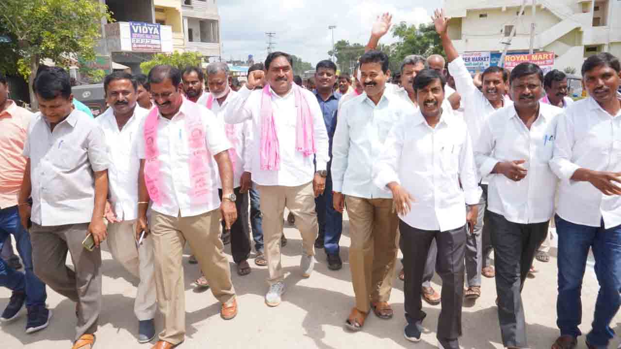 కాంట్రాక్టుల కోస‌మే రాజ‌గోపాల్ రెడ్డి రాజీనామా : మంత్రి ఎర్రబెల్లి