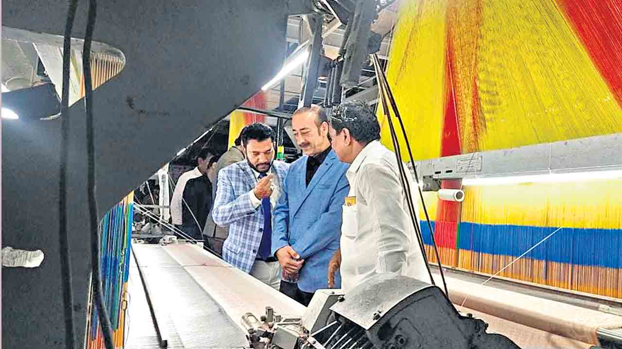 నాణ్యమైన వస్ర్తాలకు నిలయం తెలంగాణ