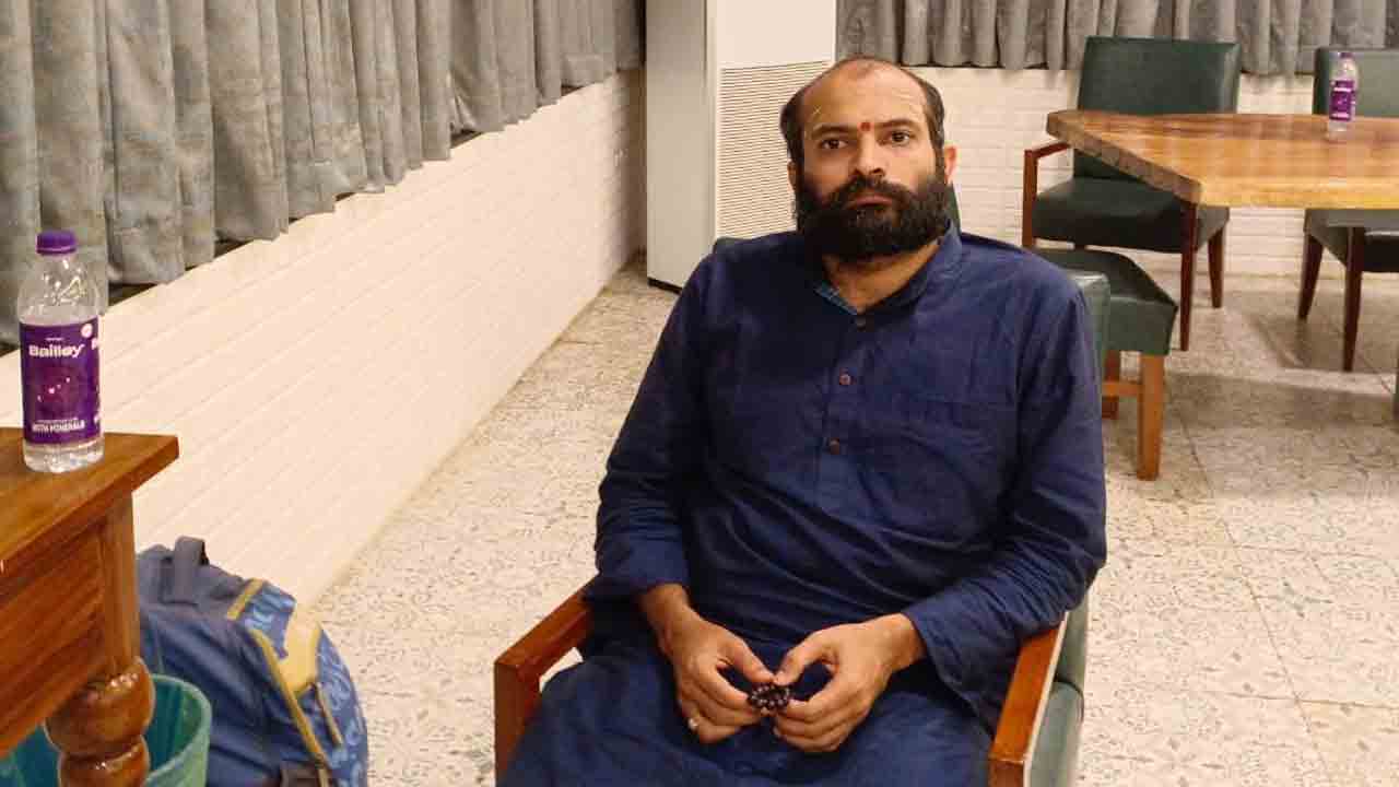 రామచంద్ర భారతి ఆశ్రమంలో తెలంగాణ పోలీసుల తనిఖీలు!