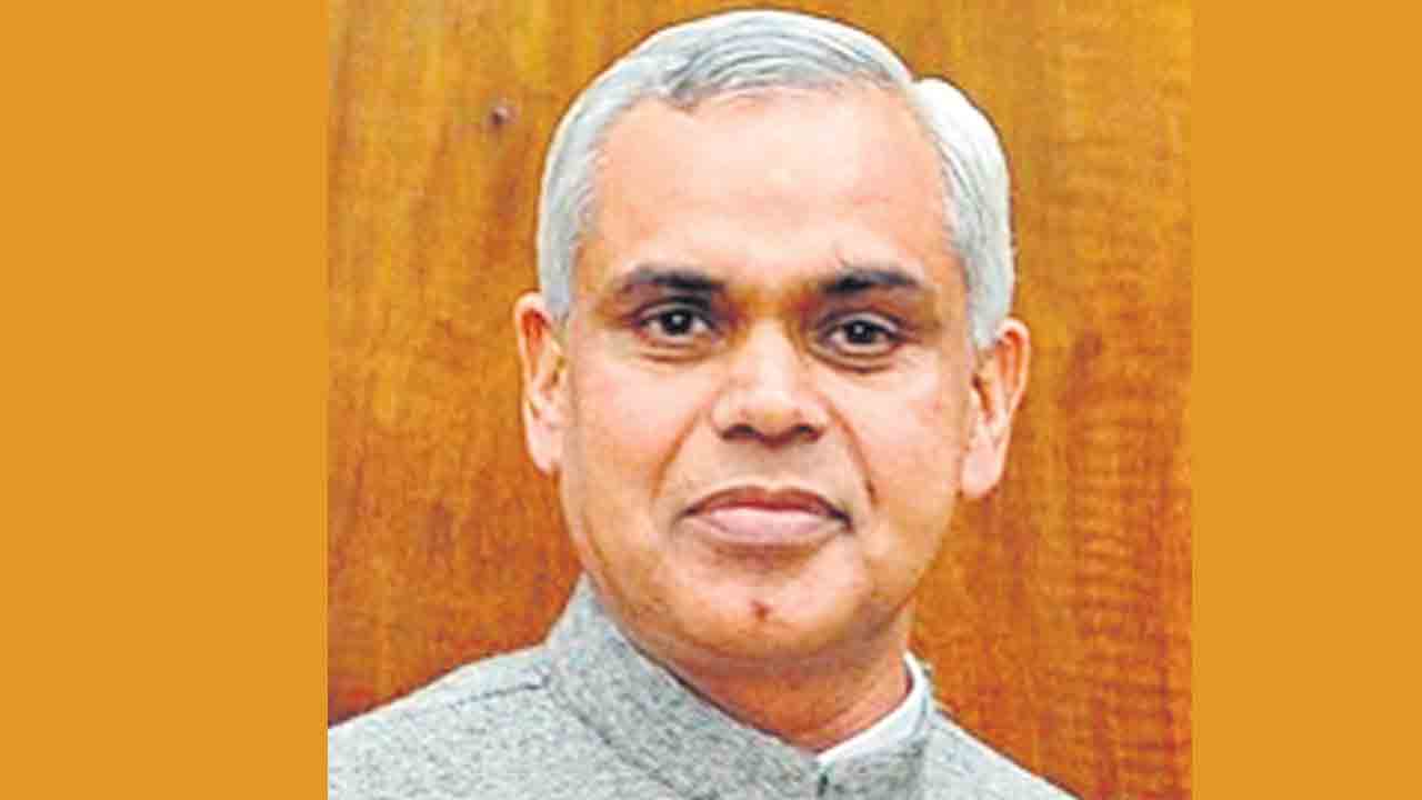 9 మంది గుజరాత్‌ విద్యాపీఠ్‌ ట్రస్టీల రాజీనామా