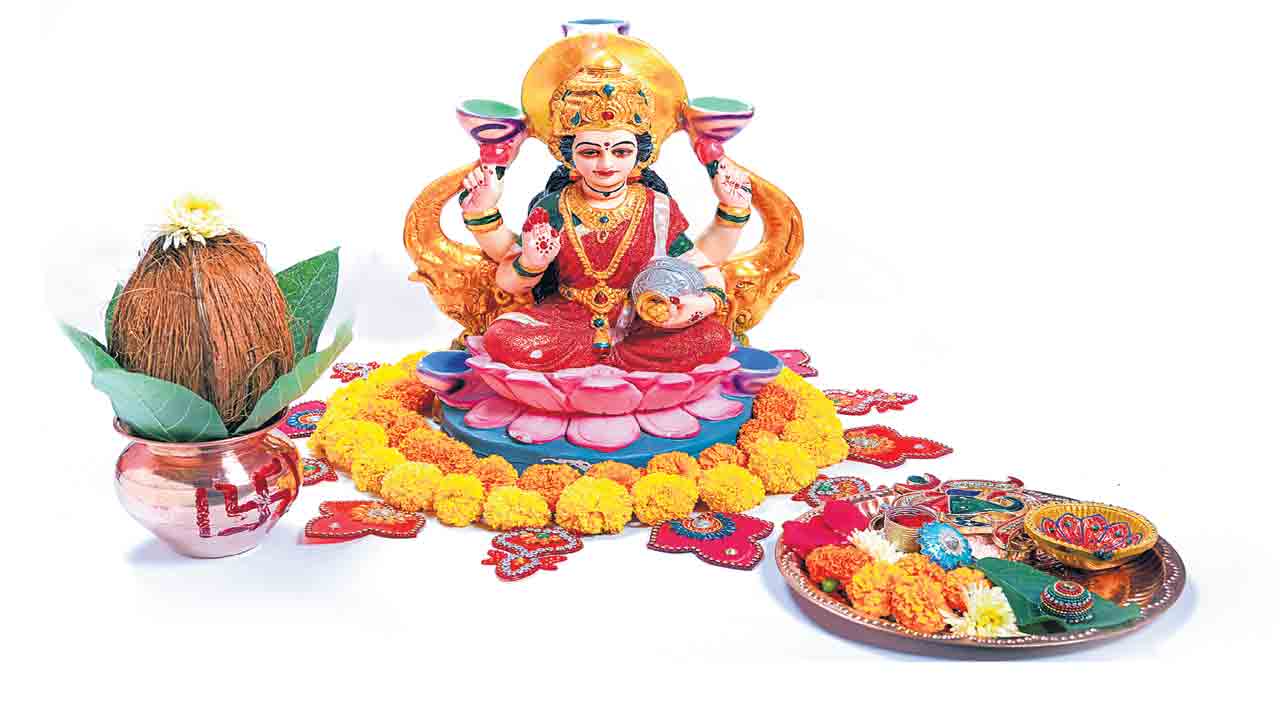 దివ్యకాంతుల దీపావళి.. పండుగ వేడుకలకు జిల్లా ముస్తాబు