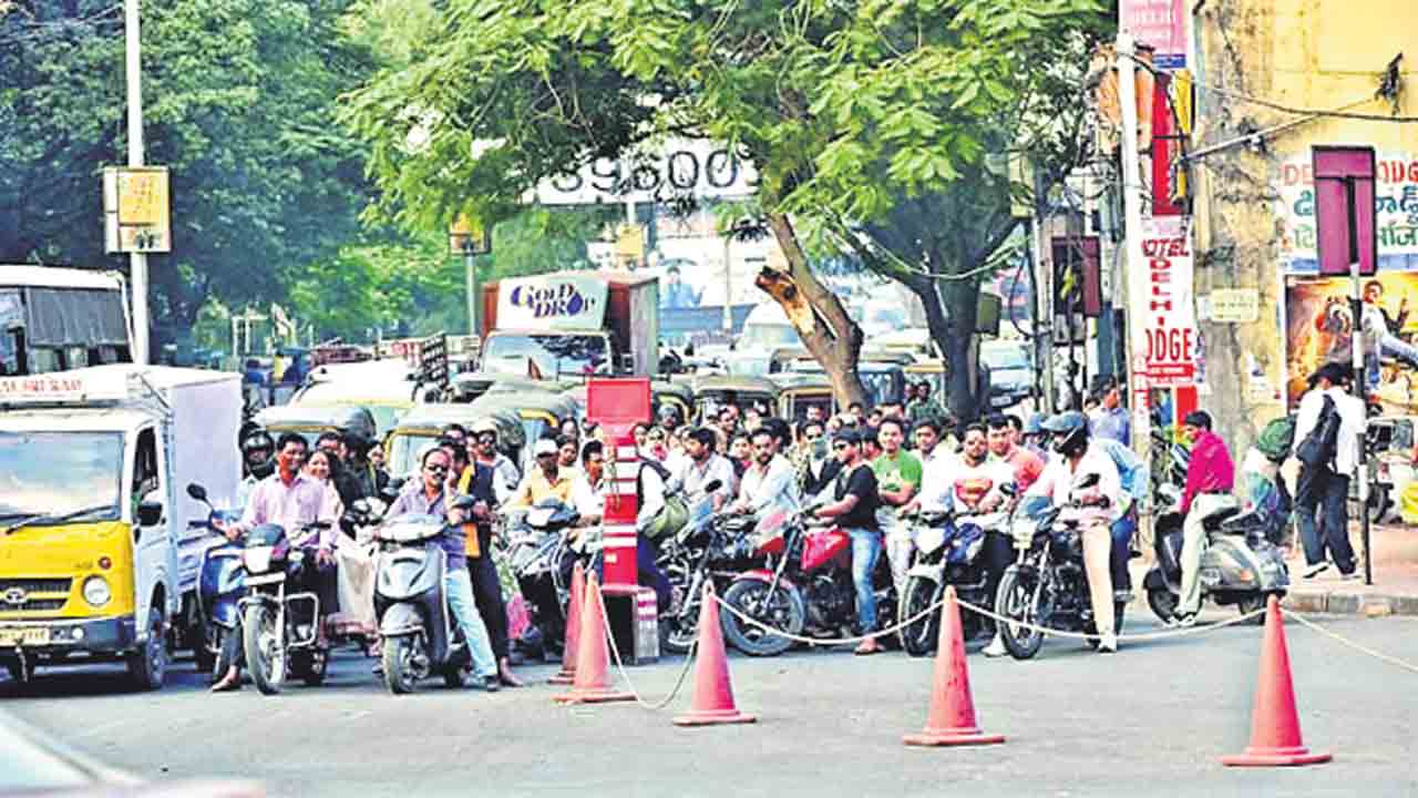 గీత దాటితే జరిమానే..