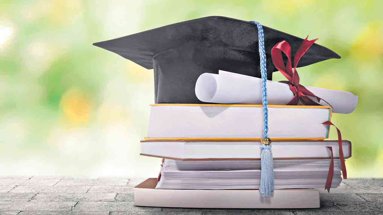 డిగ్రీ ఏదైనా పీజీ మీ ఇష్టం