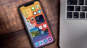 iPhone SE 4  | భారీ డిస్ప్లేతో రానున్న ఐఫోన్ ఎస్ఈ 4