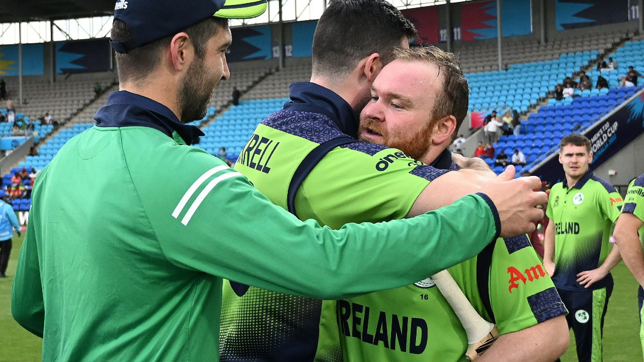 సూపర్‌ 12లోకి ఐర్లాండ్‌.. ఇంటిదారి పట్టిన వెస్టిండీస్‌