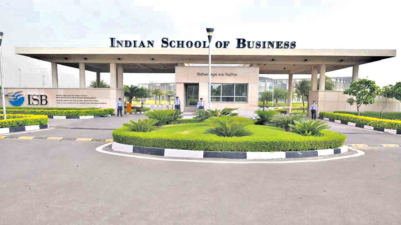 దేశంలో ఐఎస్‌బీ.. టాప్‌