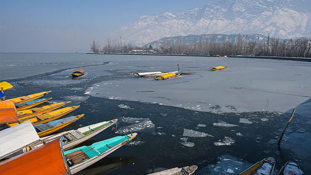 Kashmir Tourists: జ‌మ్మూక‌శ్మీర్‌కు పోటెత్తిన ప‌ర్యాట‌కులు.. ఈ ఏడాది 1.62 కోట్ల మంది విజిట్‌