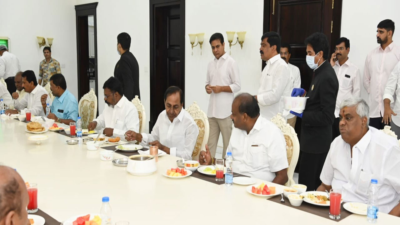 కొత్త జాతీయ పార్టీలో విలీనం అయ్యే పార్టీలు ఇవేనా..