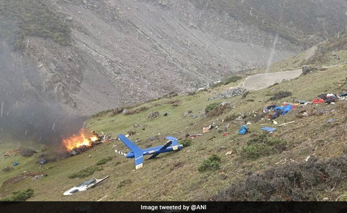 Kedarnath Helicopter Crash: కేదార్‌నాథ్‌లో కూలిన హెలికాప్టర్‌..  ఆరుగురు మృతి