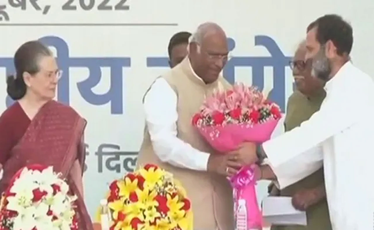 Mallikarjun Kharge: కాంగ్రెస్‌ పార్టీ నూతన అధ్యక్షుడిగా బాధ్యతలు స్వీకరించిన ఖర్గే