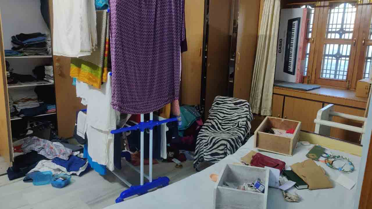 మెదక్ జిల్లాలో 15 తులాల బంగారం చోరీ