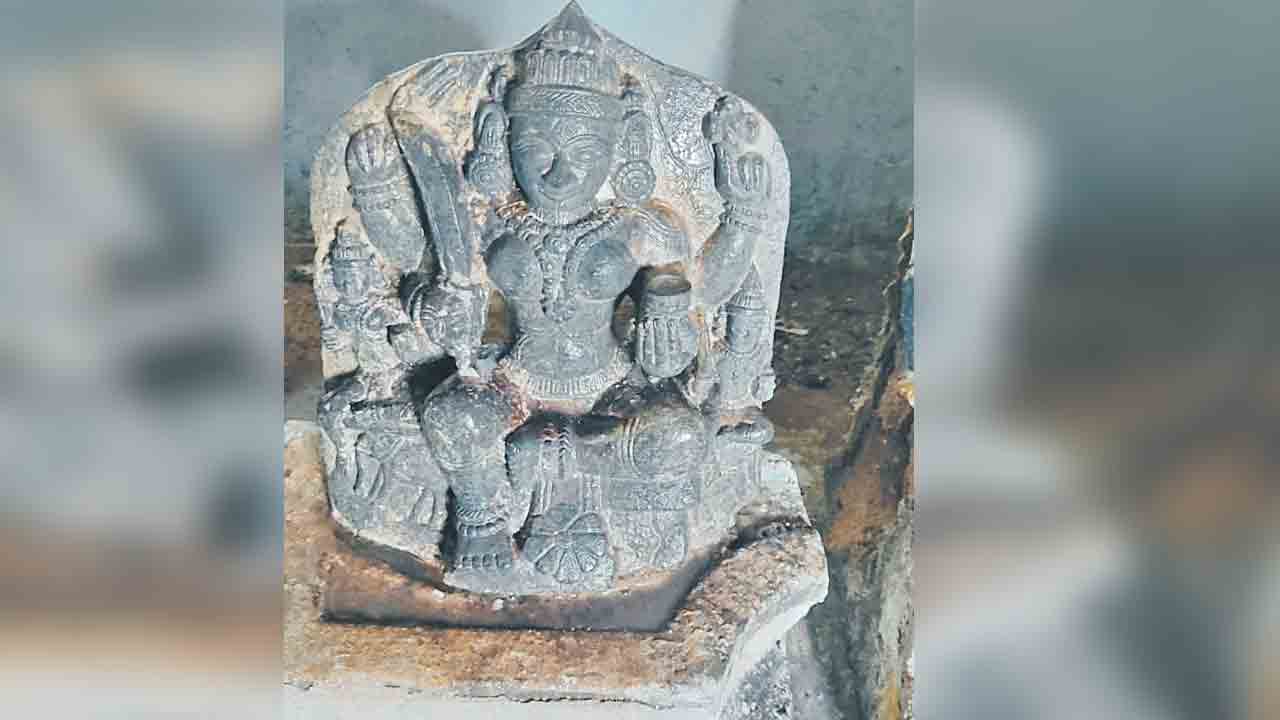 బందారంలో పురాతన విగ్రహాలు లభ్యం