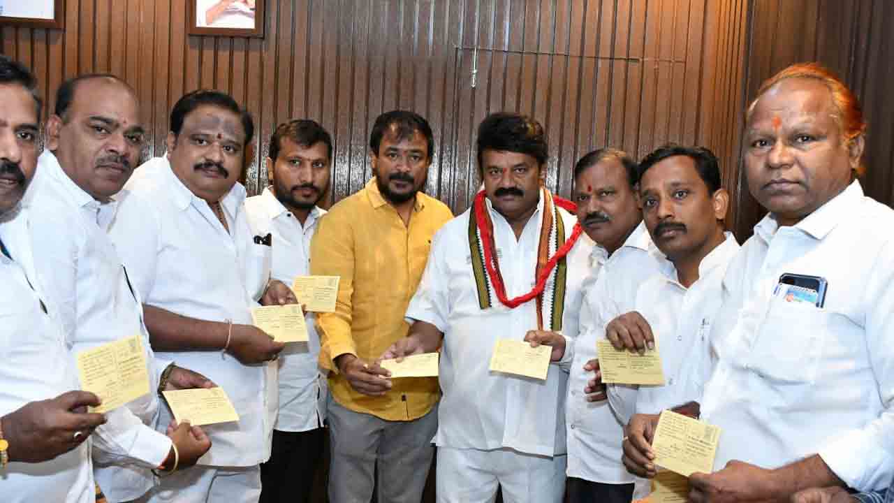 చేనేతపై జీఎస్టీని వెంటనే ఉపసంహరించుకోవాలి: మంత్రి తలసాని