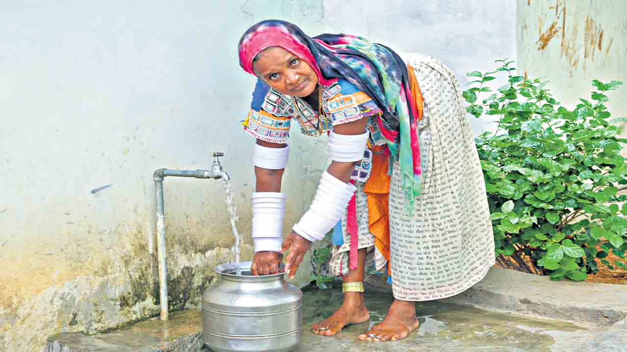 100% నల్లా కనెక్షన్లు ‌.. గుజరాత్‌లో నాలుగేండ్లు లేటు